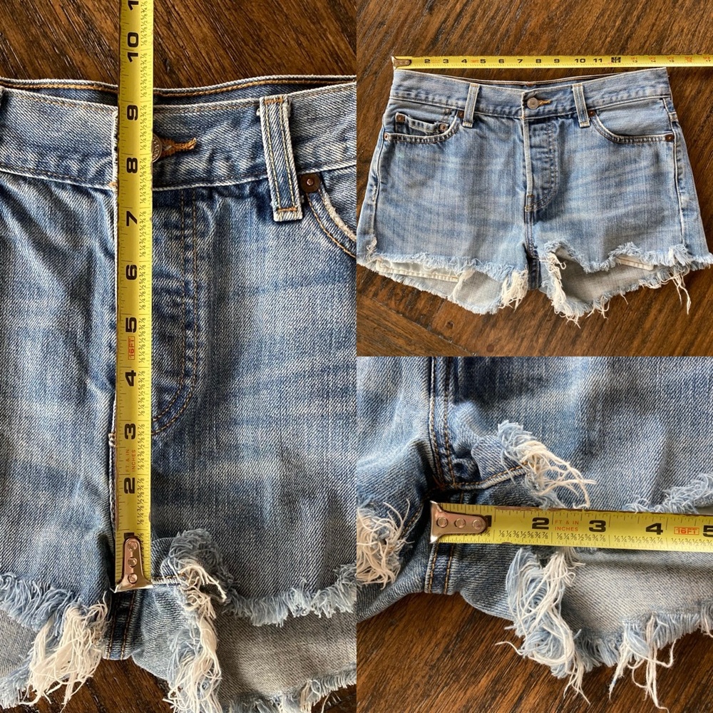 Vintage Y2K Levi’s 501 Button Fly Mid Rise Raw Hem Jean Shorts - Picture 9 of 10